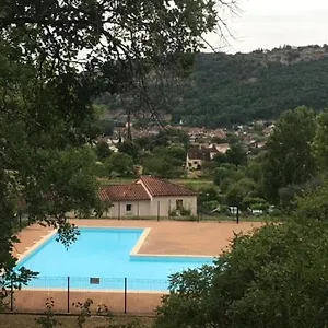  Hébergement de vacances Confortable Maison Dans Village Avec Piscine A